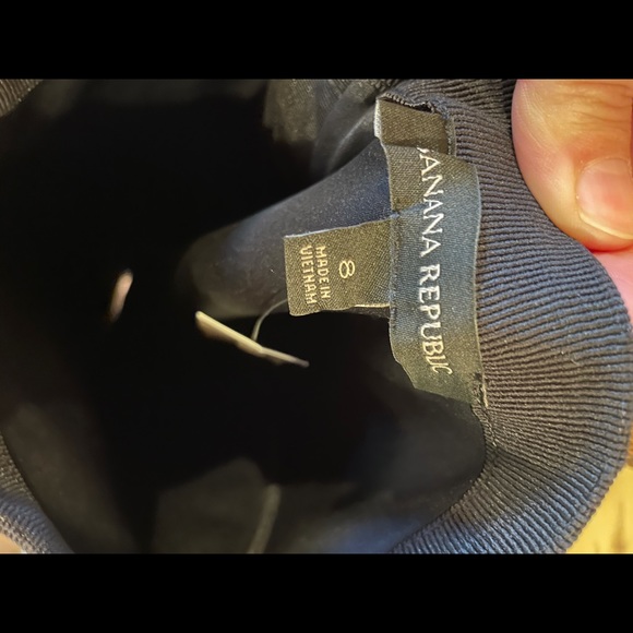 Banana Republic Black Pencil Skirt w/ Zipper - Picture 6 of 7